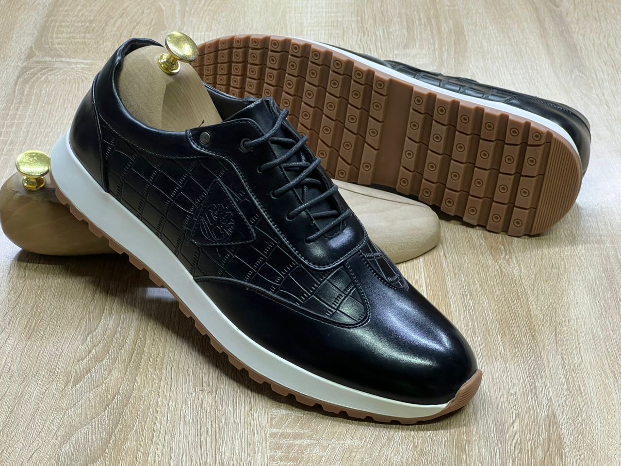 Baskets de luxe en cuir texturé